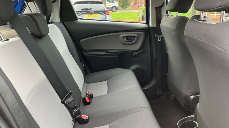 Toyota Yaris 1.5 VVT-i Icon Tech 5dr Petrol Hatchback